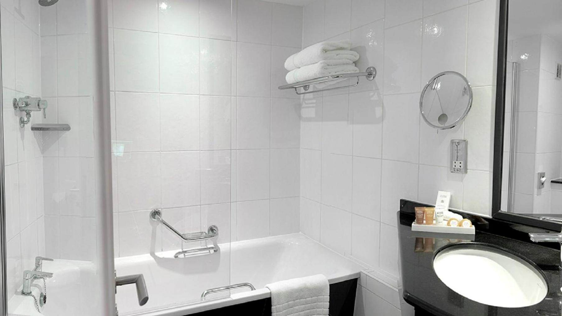 Premium Super KIng Room with Bath - Lounge Access